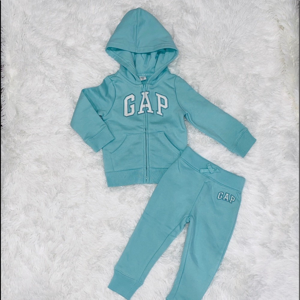 GAP Logo Fleece Lined Hoodie and Pant Set